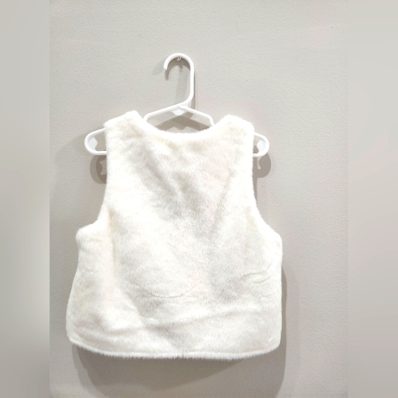 Carter's faux fur vest - Picture 2 of 5